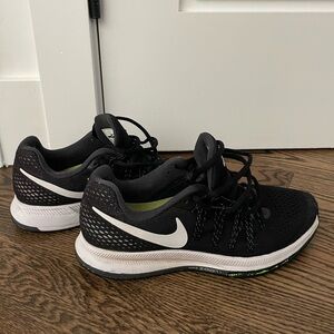 Black Nike Zoom Pegasus 33 Running Shoes